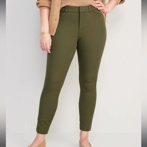 Old Navy Hi Rise Pixie Pant Olive Green 6